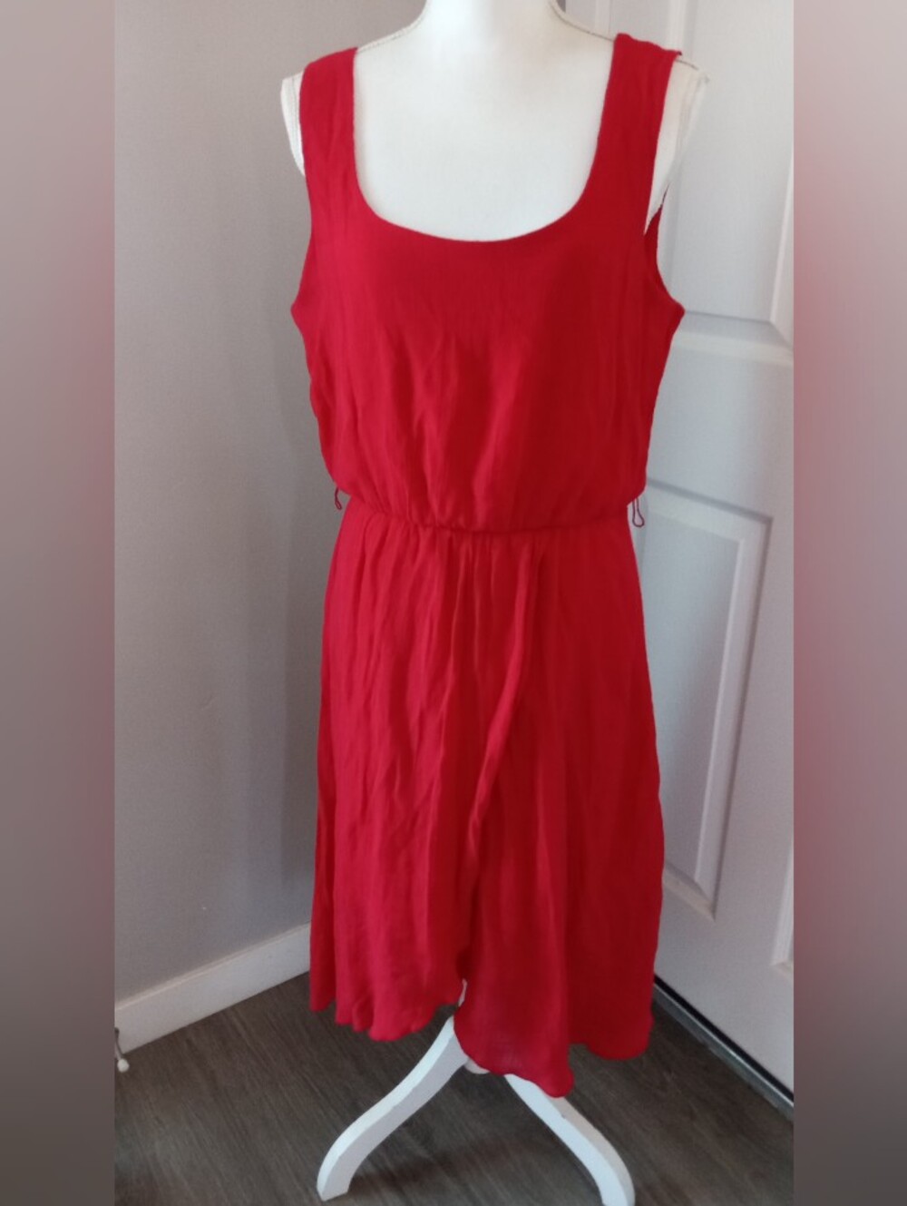 AUW Red Sleeveless Scoop-Neck Dress